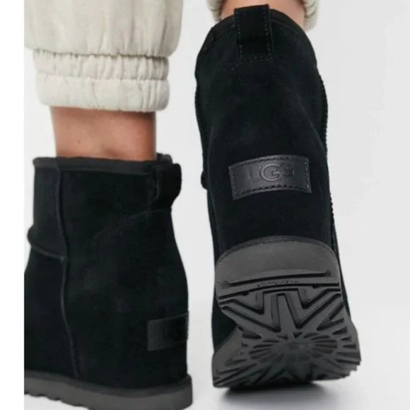 UGG Black Winter Ankle Boots - Picture 4 of 7